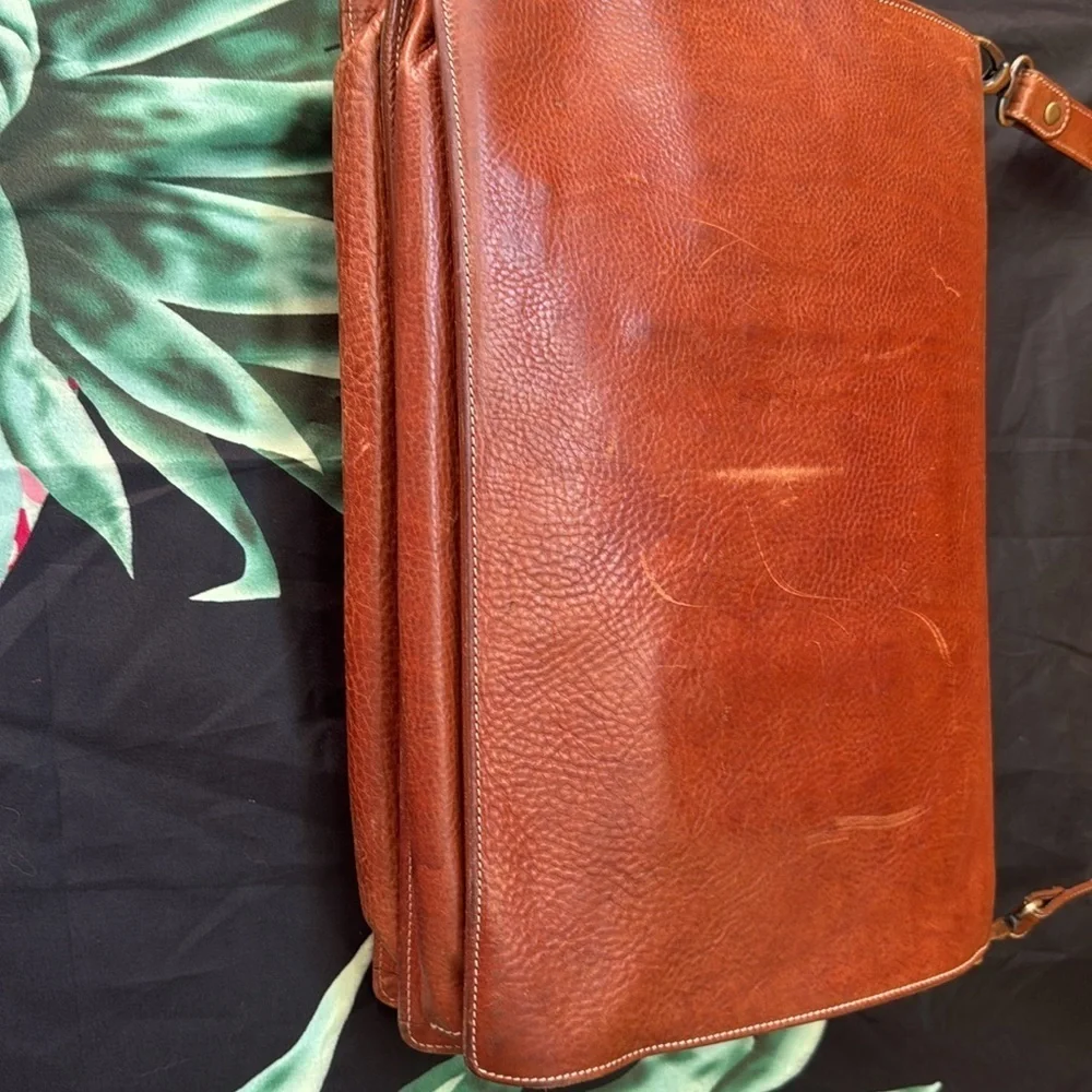 🍍 A&N  FLORENCE leather document bag classic Brown No key🍍16” width 🍍12” length